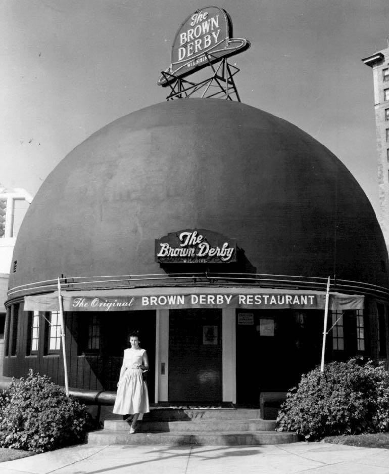 Brown_Derby_on_Wilshire_entrance.jpeg