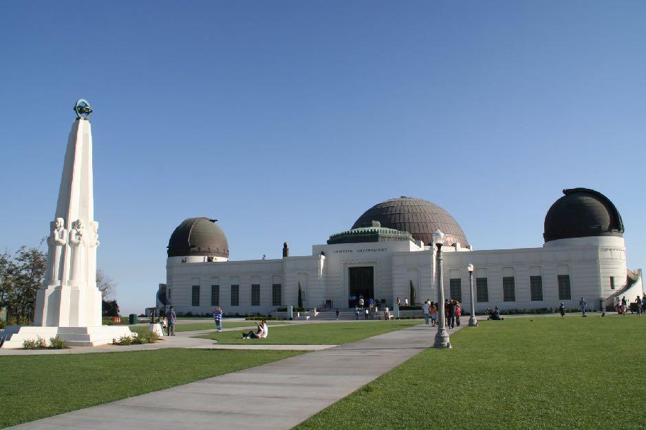 Griffith_Observatory,_Los_Angeles,_California.jpeg